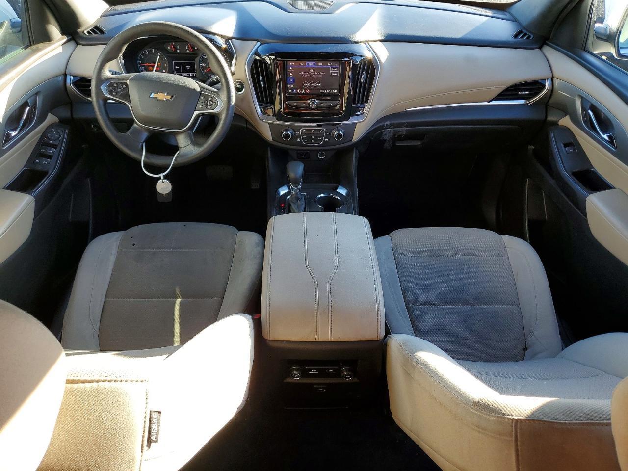 2022 Chevrolet Traverse Ls - zdjęcie 8