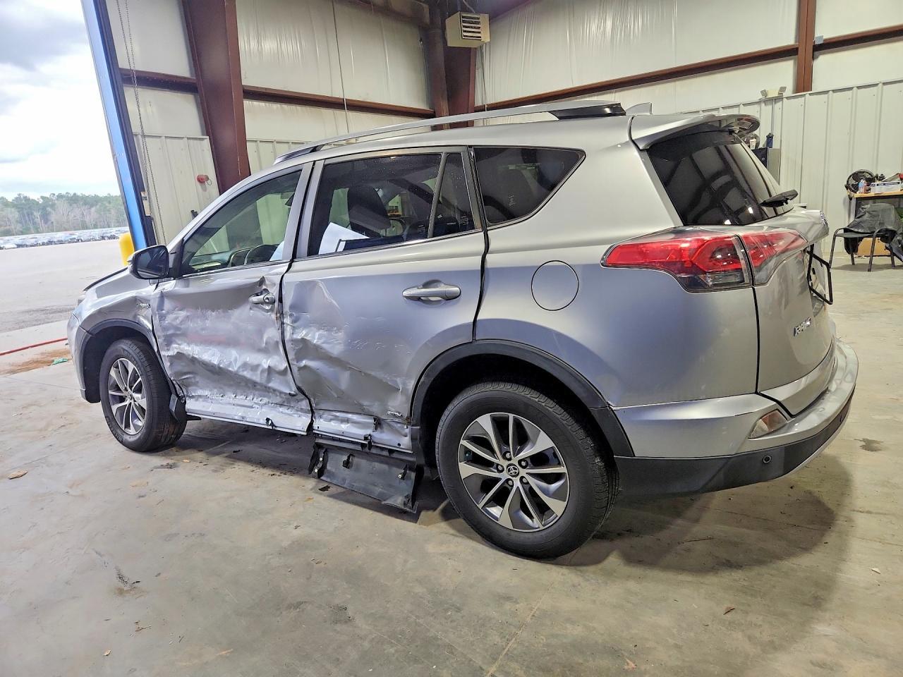 2017 Toyota Rav4 Hv Le - zdjęcie 2