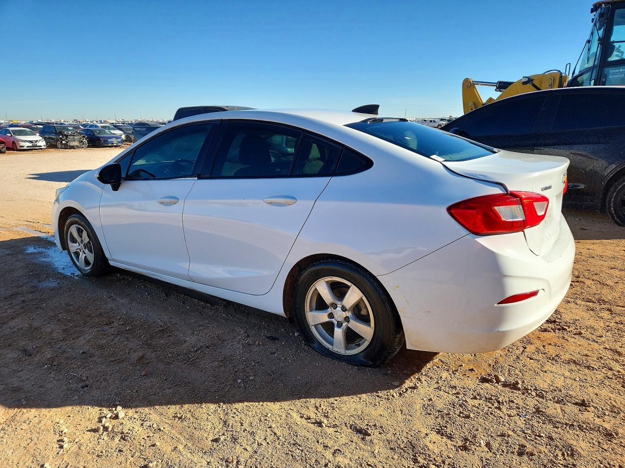 2018 Chevrolet Cruze Ls - zdjęcie 2