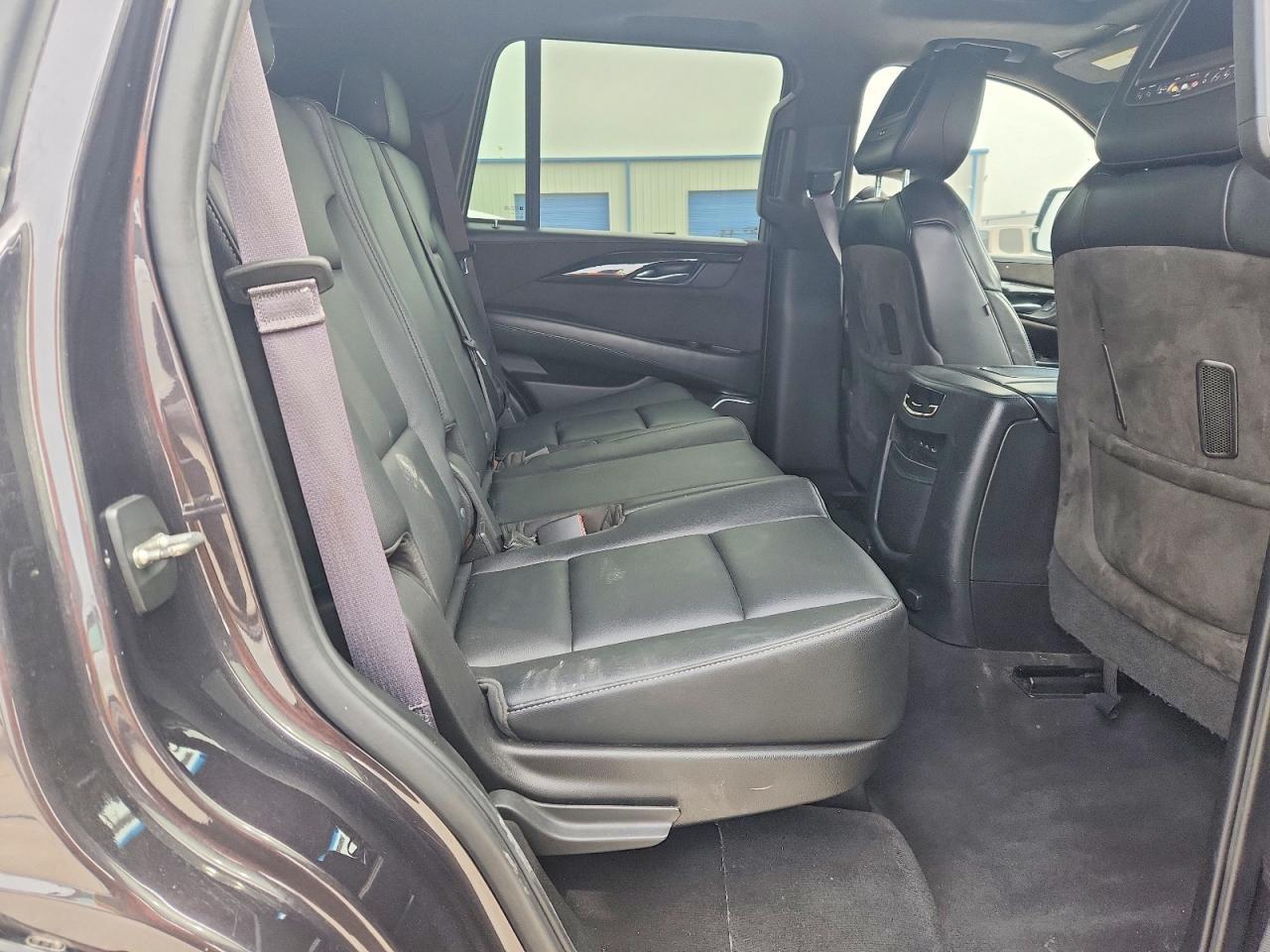 2017 Cadillac Escalade Platinum - zdjęcie 11