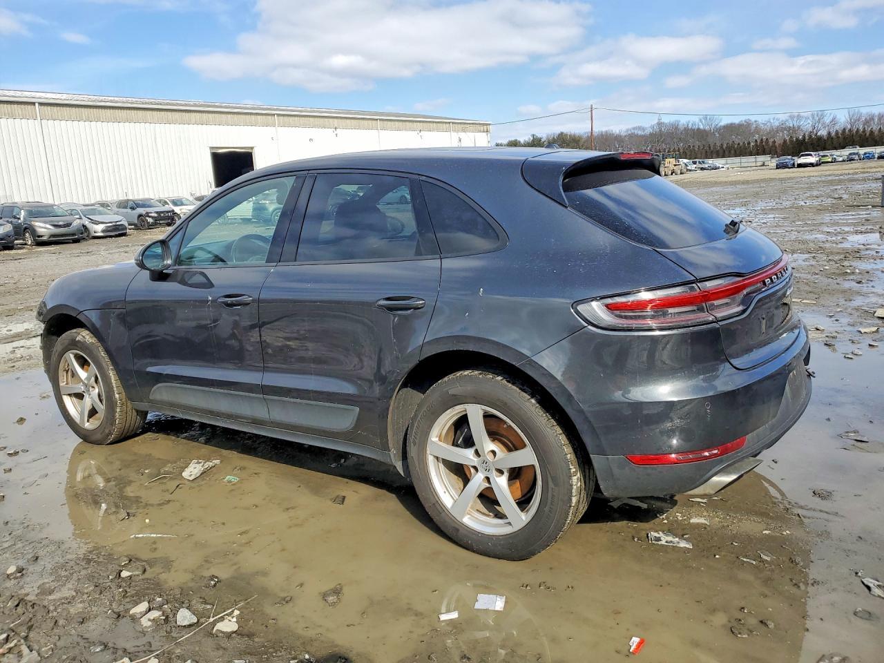 2021 Porsche Macan - zdjęcie 2