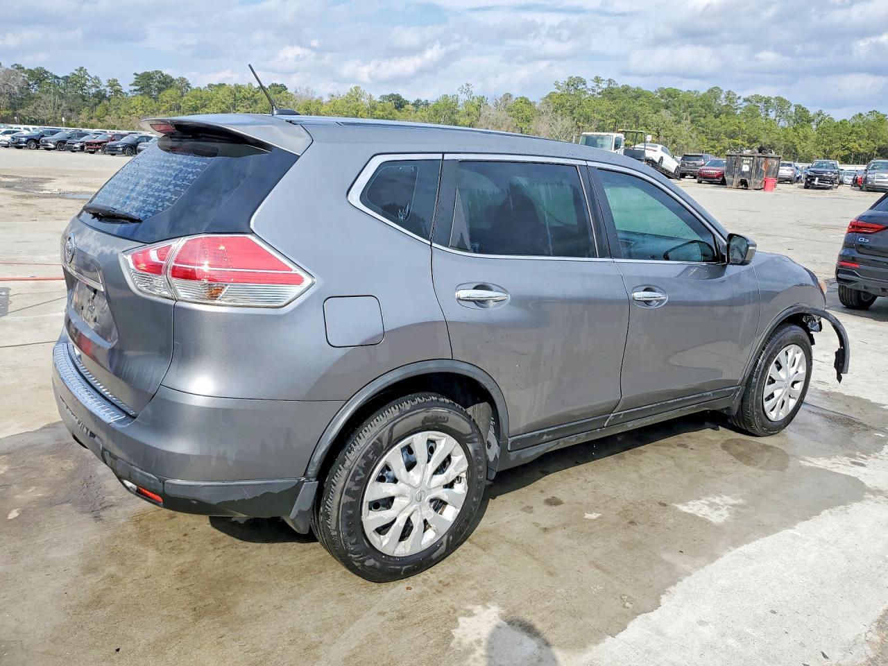 2015 Nissan Rogue S - zdjęcie 3