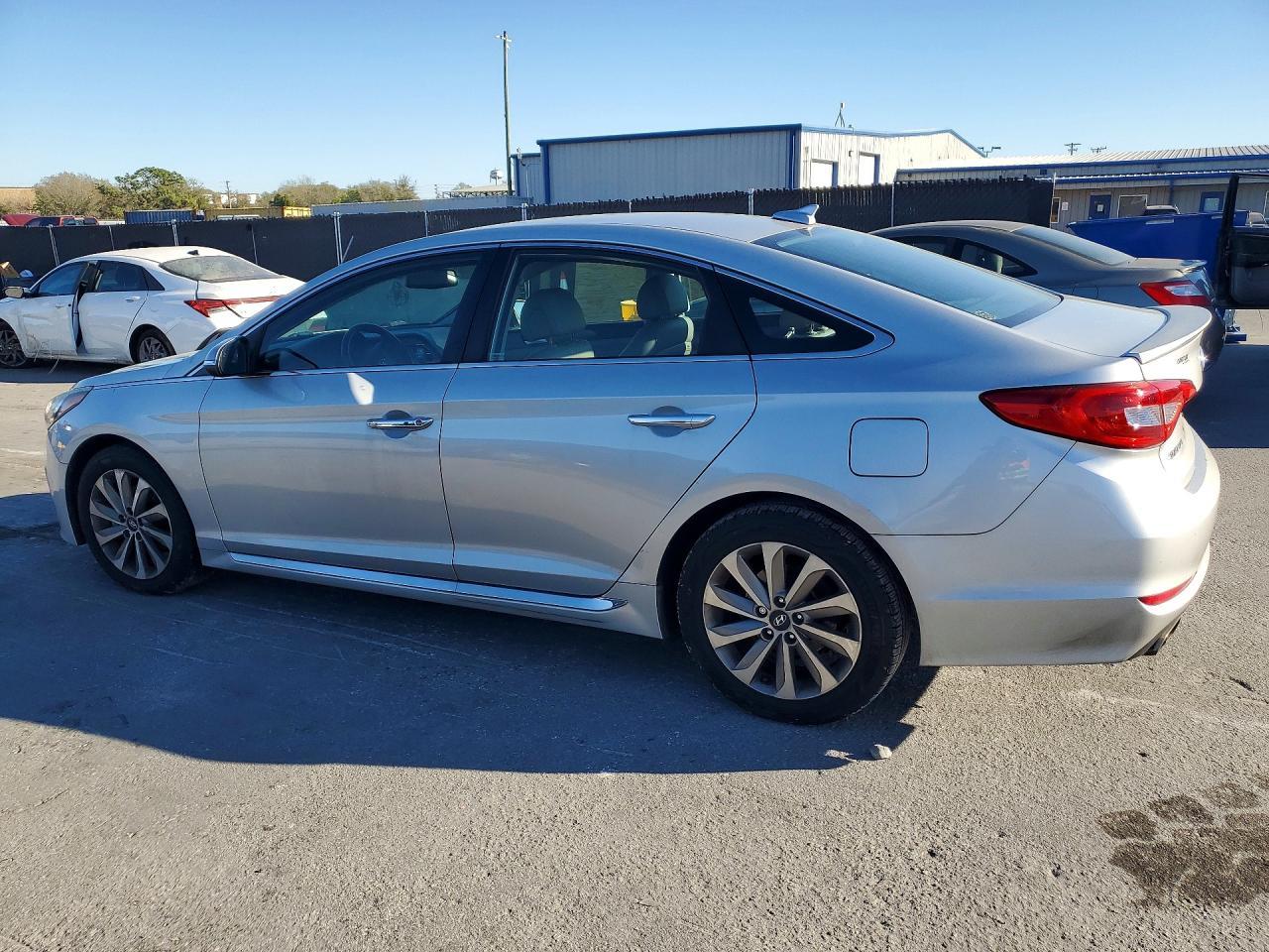 2015 Hyundai Sonata Sport - zdjęcie 2