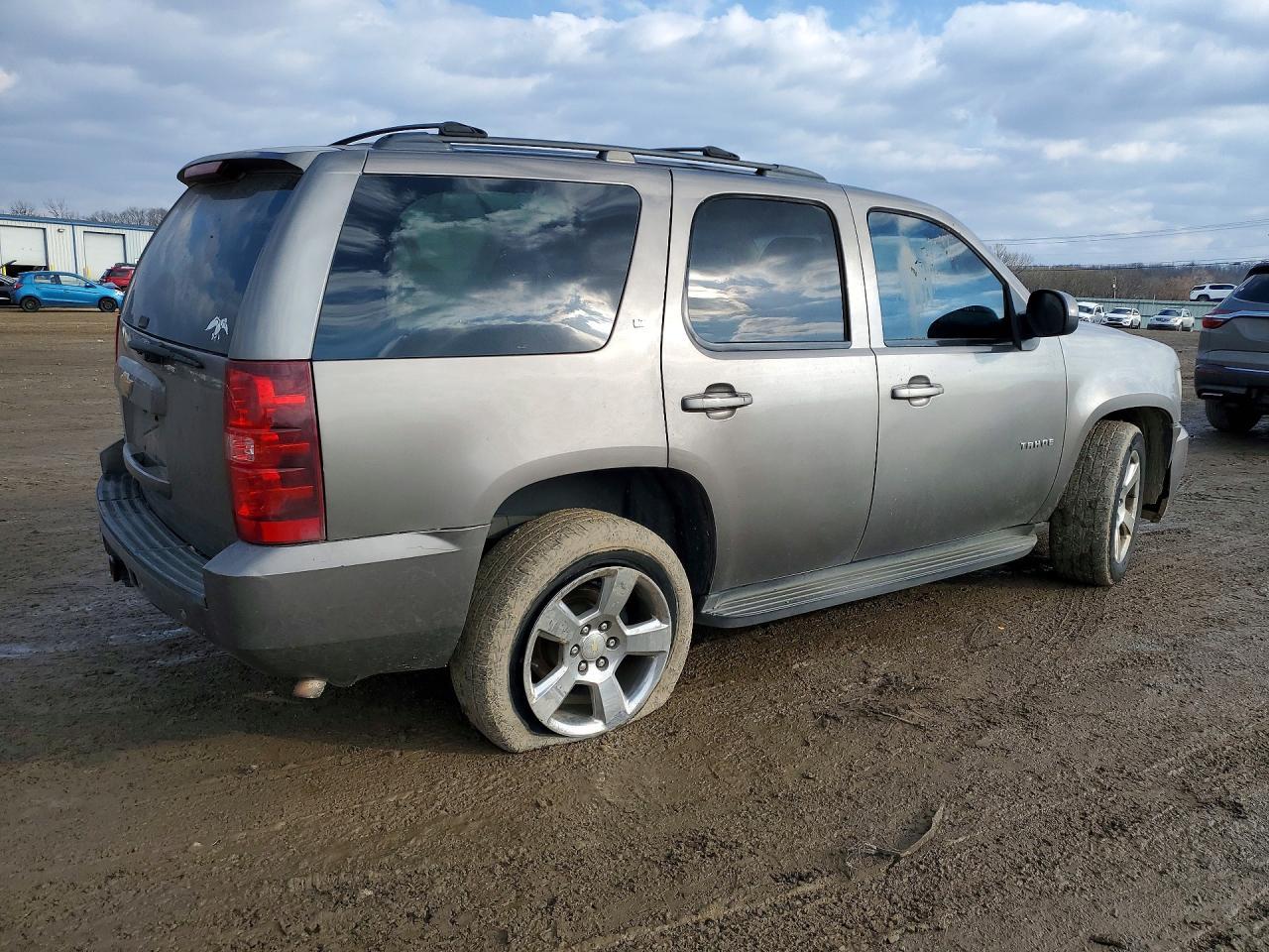 2013 Chevrolet Tahoe C1500 Lt - zdjęcie 3