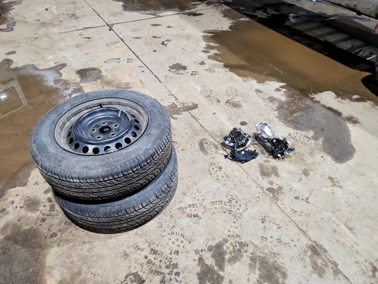 2013 Toyota Camry L - zdjęcie 12