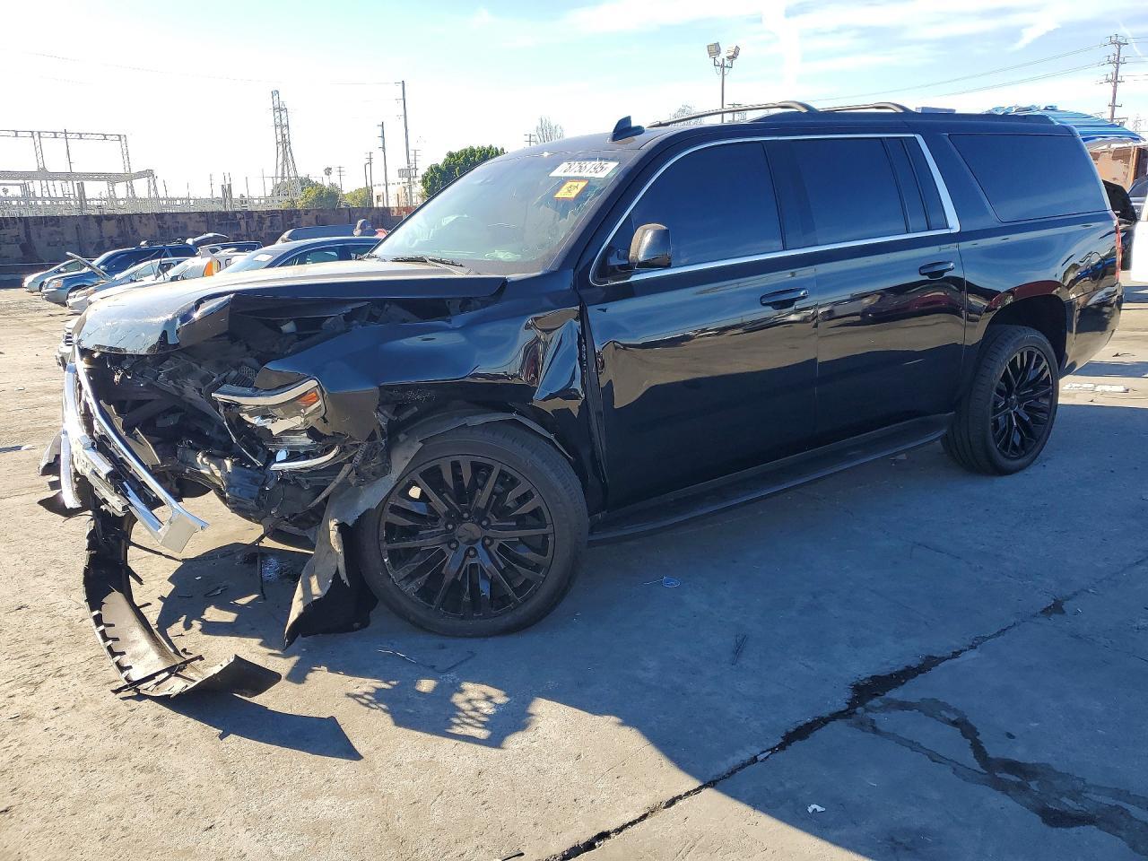 2019 Chevrolet Suburban C1500 Lt - zdjęcie główne