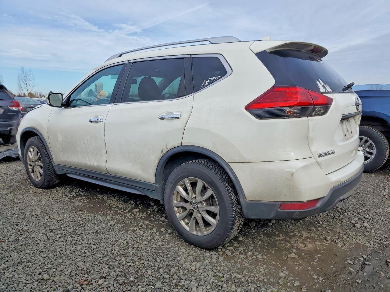 2017 Nissan Rogue Sv - zdjęcie 2