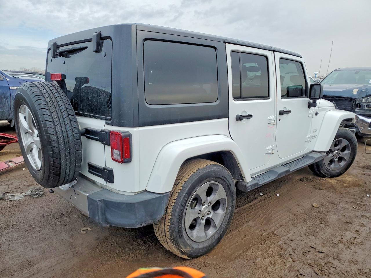 2017 Jeep Wrangler Unlimited Sahara - zdjęcie 3