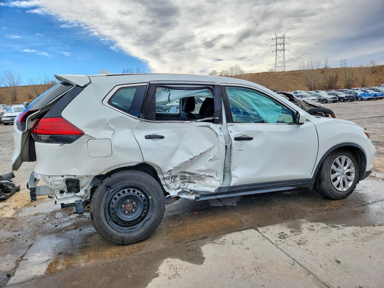 2017 Nissan Rogue S - zdjęcie 3