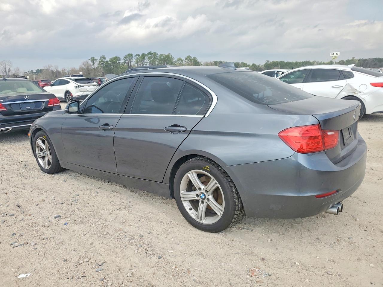 2015 BMW 328 I - zdjęcie 2