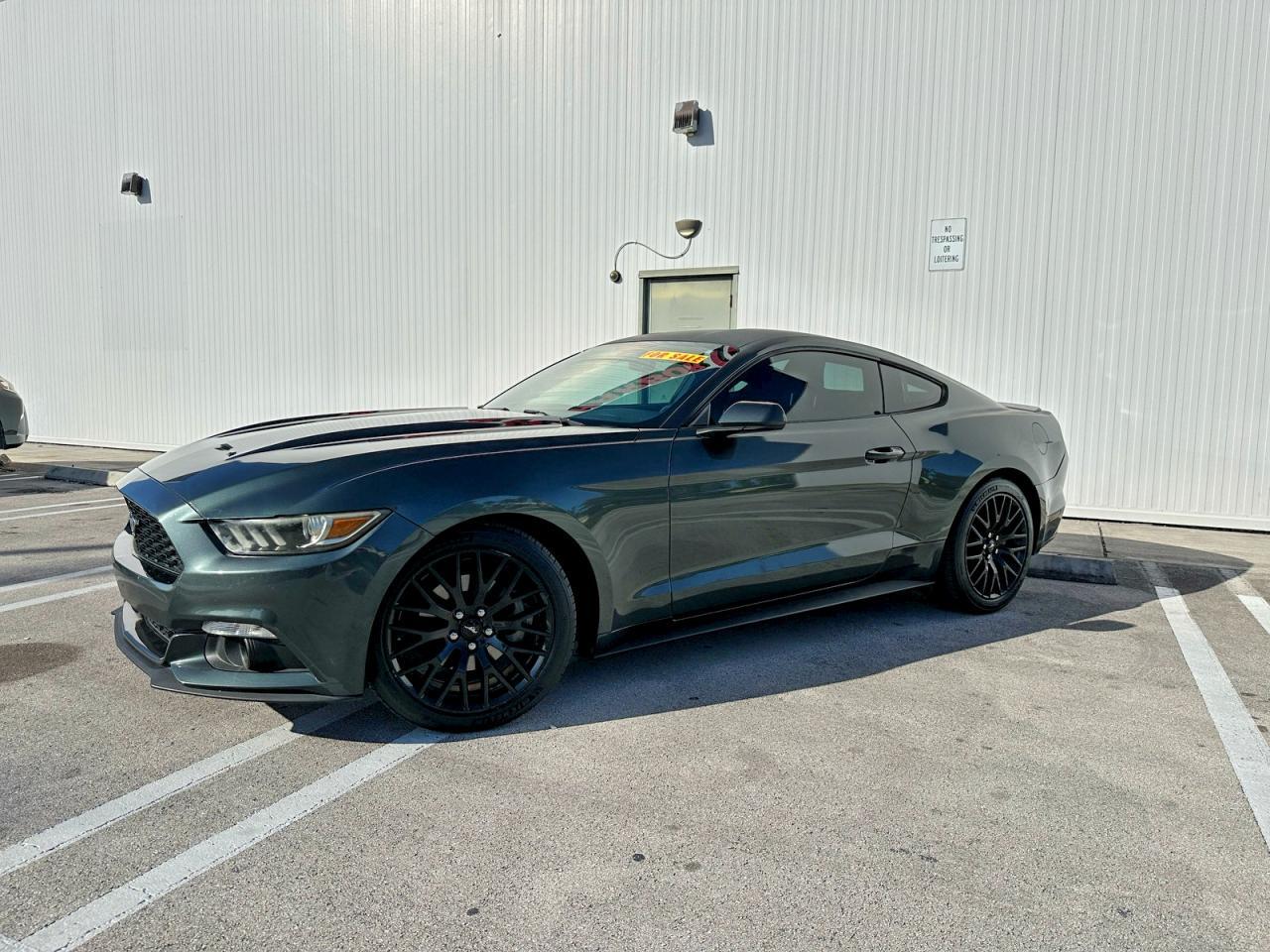2015 Ford Mustang - zdjęcie 2