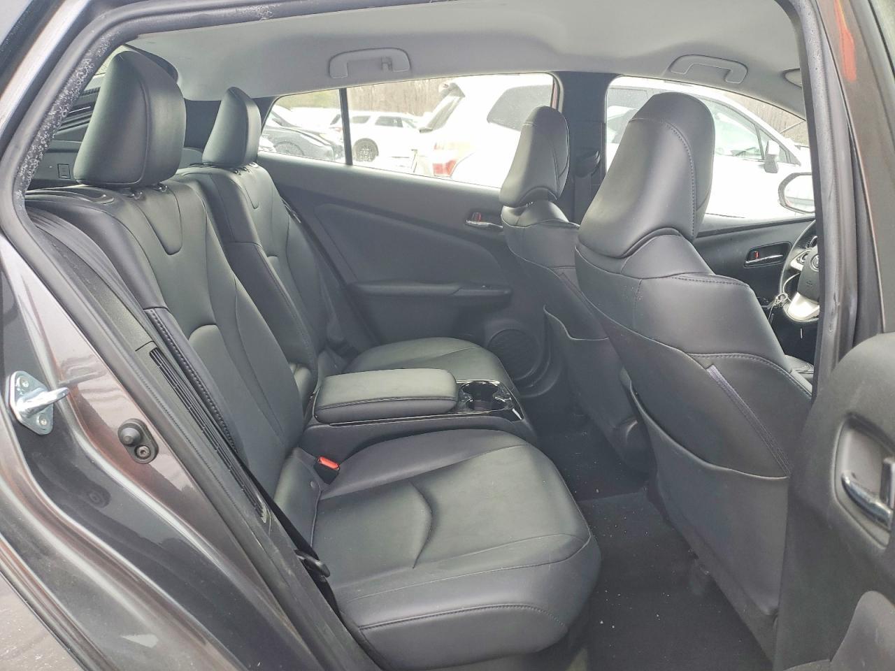 2018 Toyota Prius Prime - zdjęcie 10