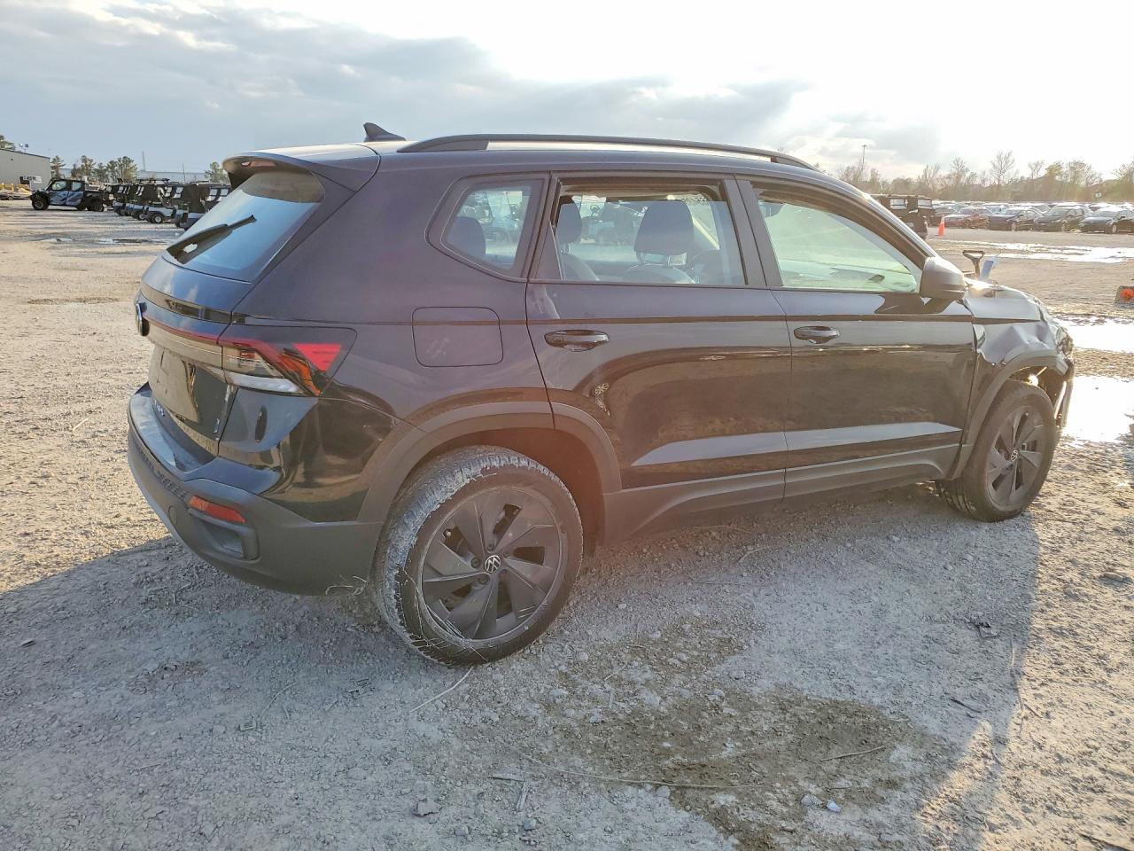 2025 Volkswagen Taos S - zdjęcie 3