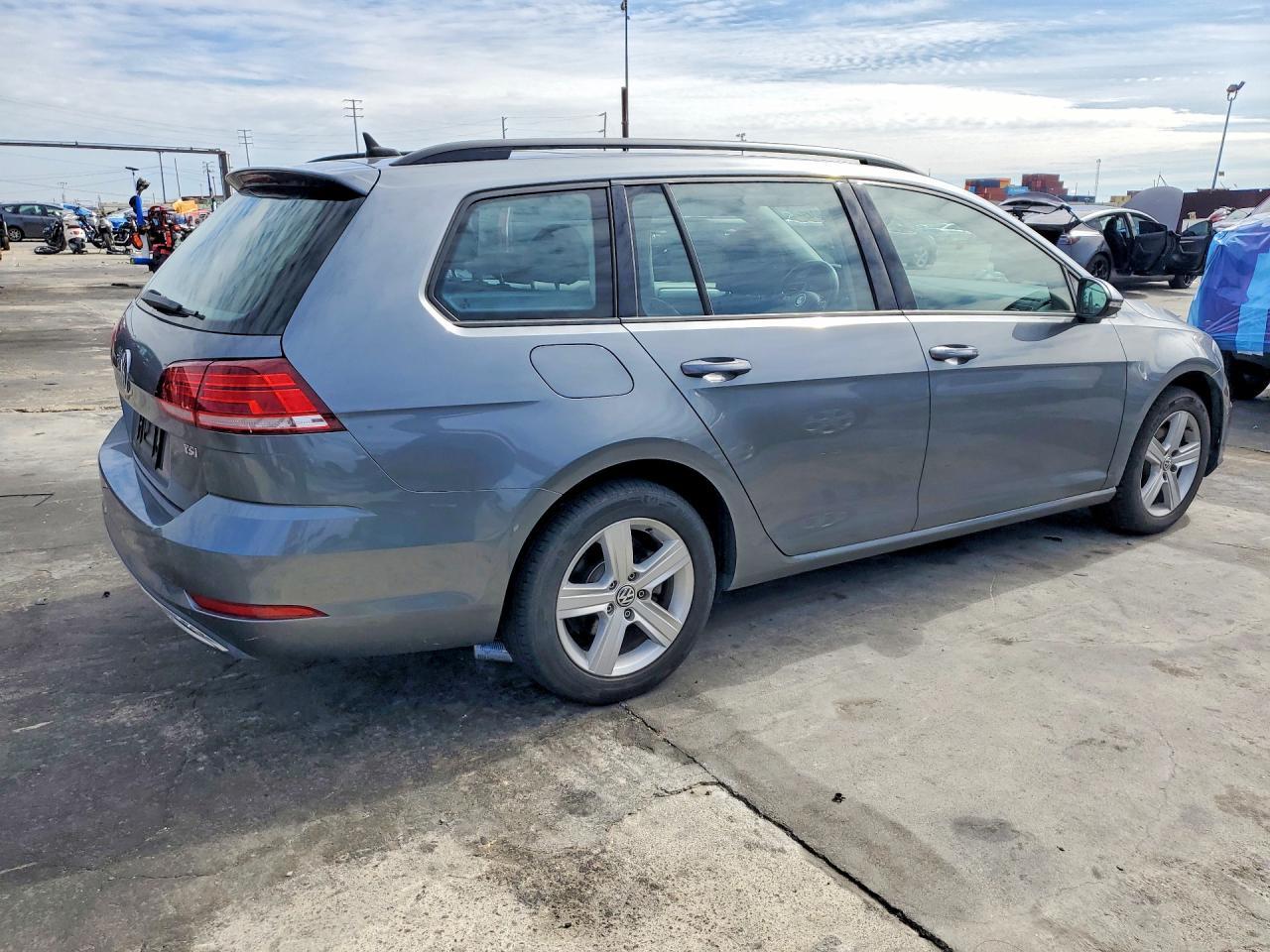 2018 Volkswagen Golf Sportwagen S - zdjęcie 3