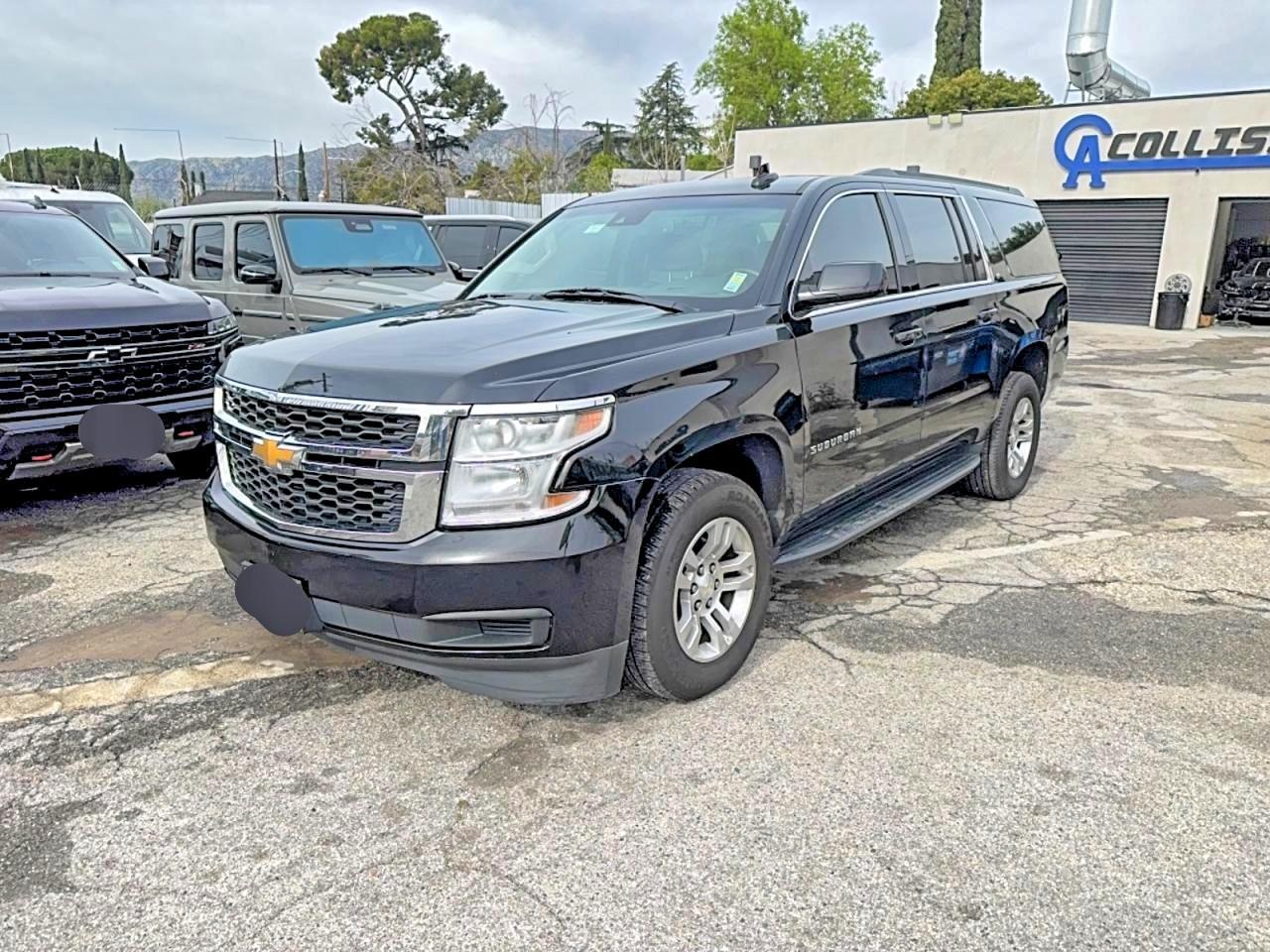 2020 Chevrolet Suburban K1500 Lt - zdjęcie 2