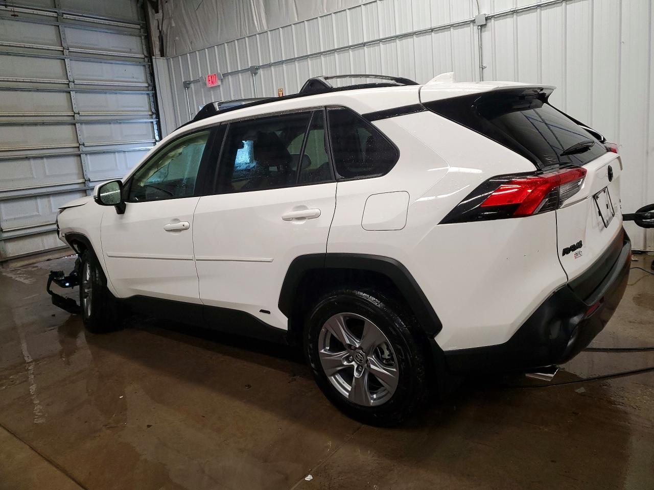 2025 Toyota Rav4 Le - zdjęcie 2