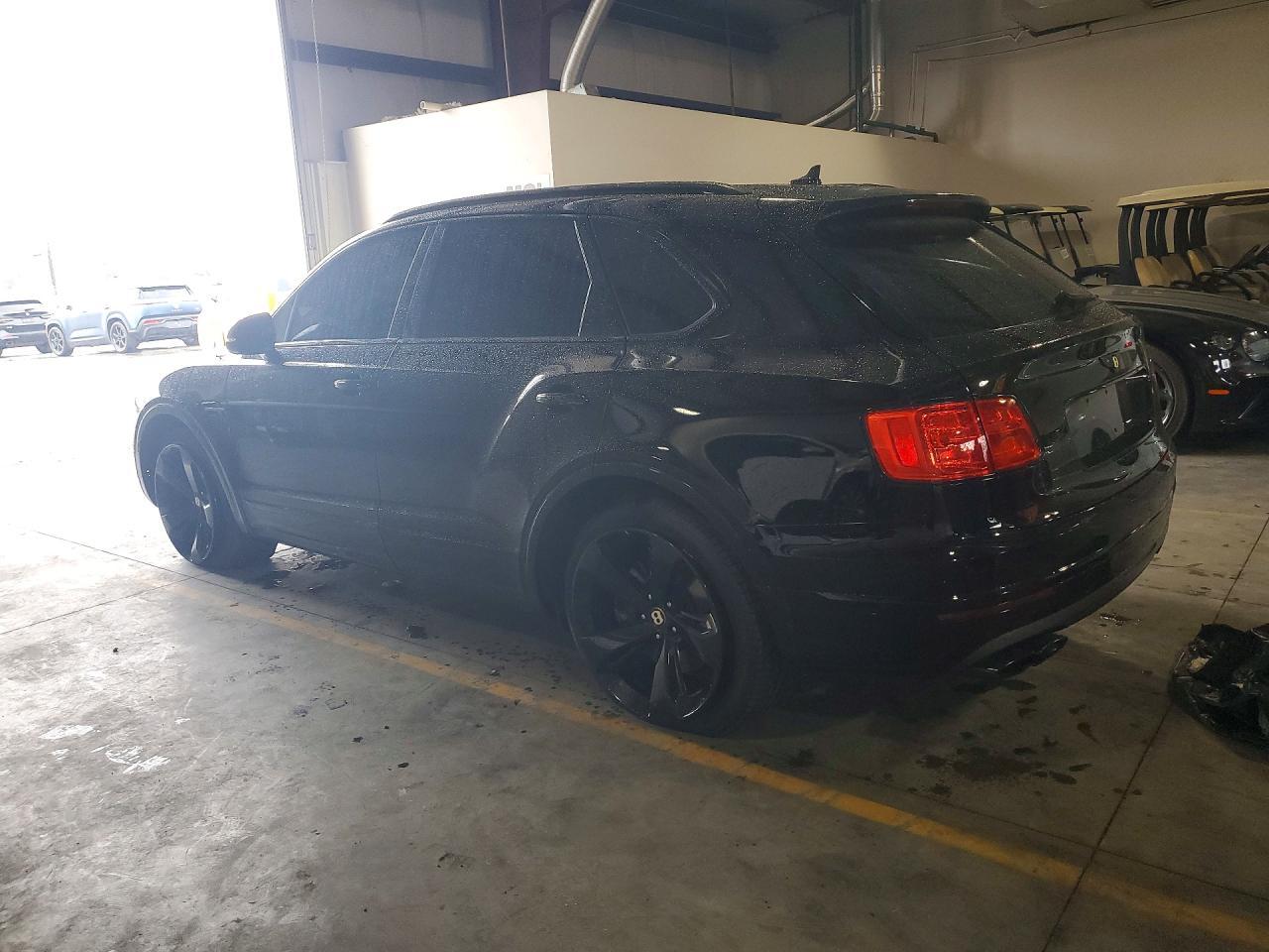 2020 Bentley Bentayga - zdjęcie 2