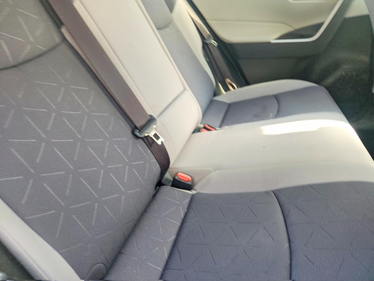 2020 Toyota Rav4 Xle - zdjęcie 11