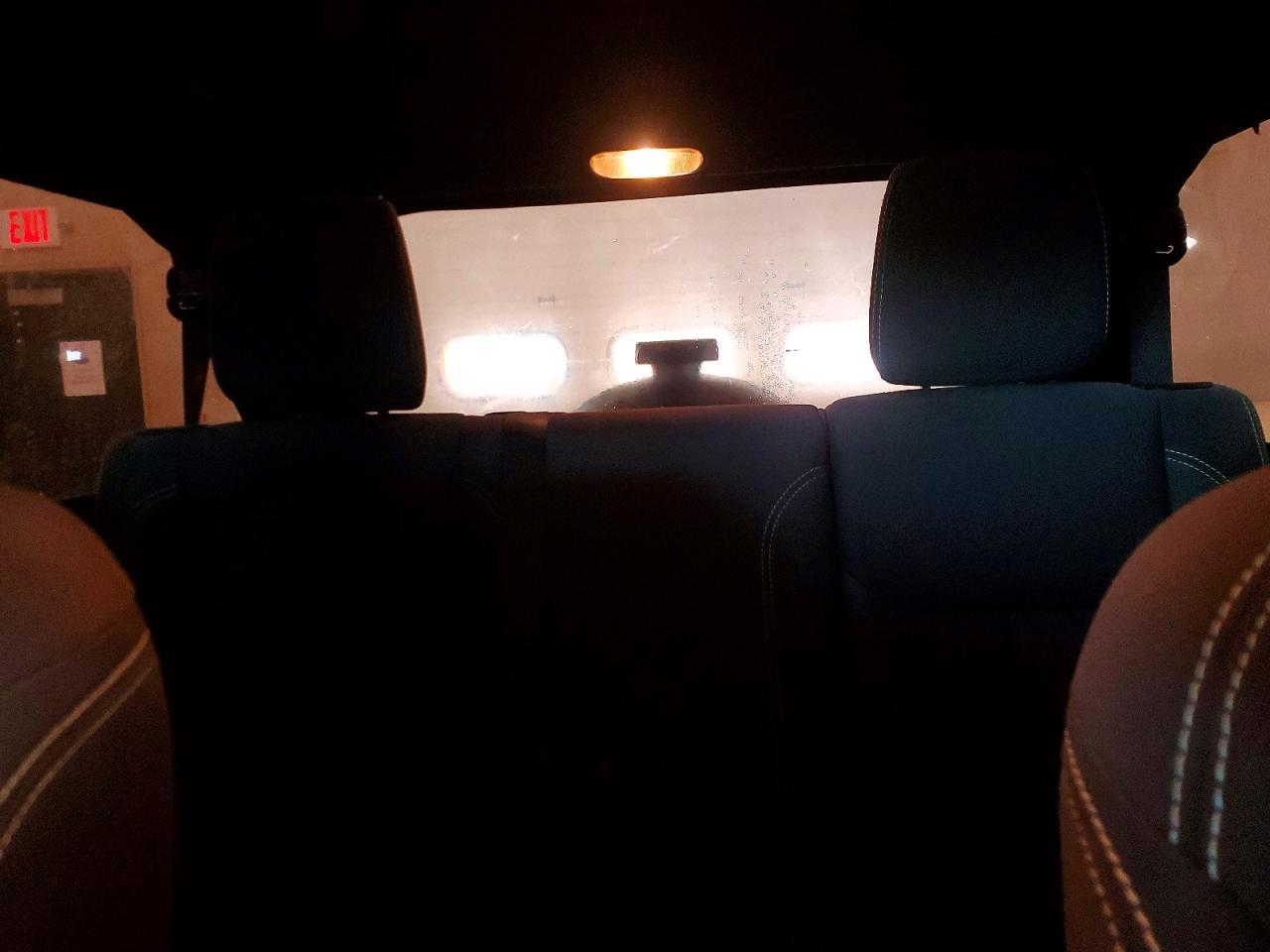 2014 Jeep Wrangler Unlimited Rubicon - zdjęcie 10