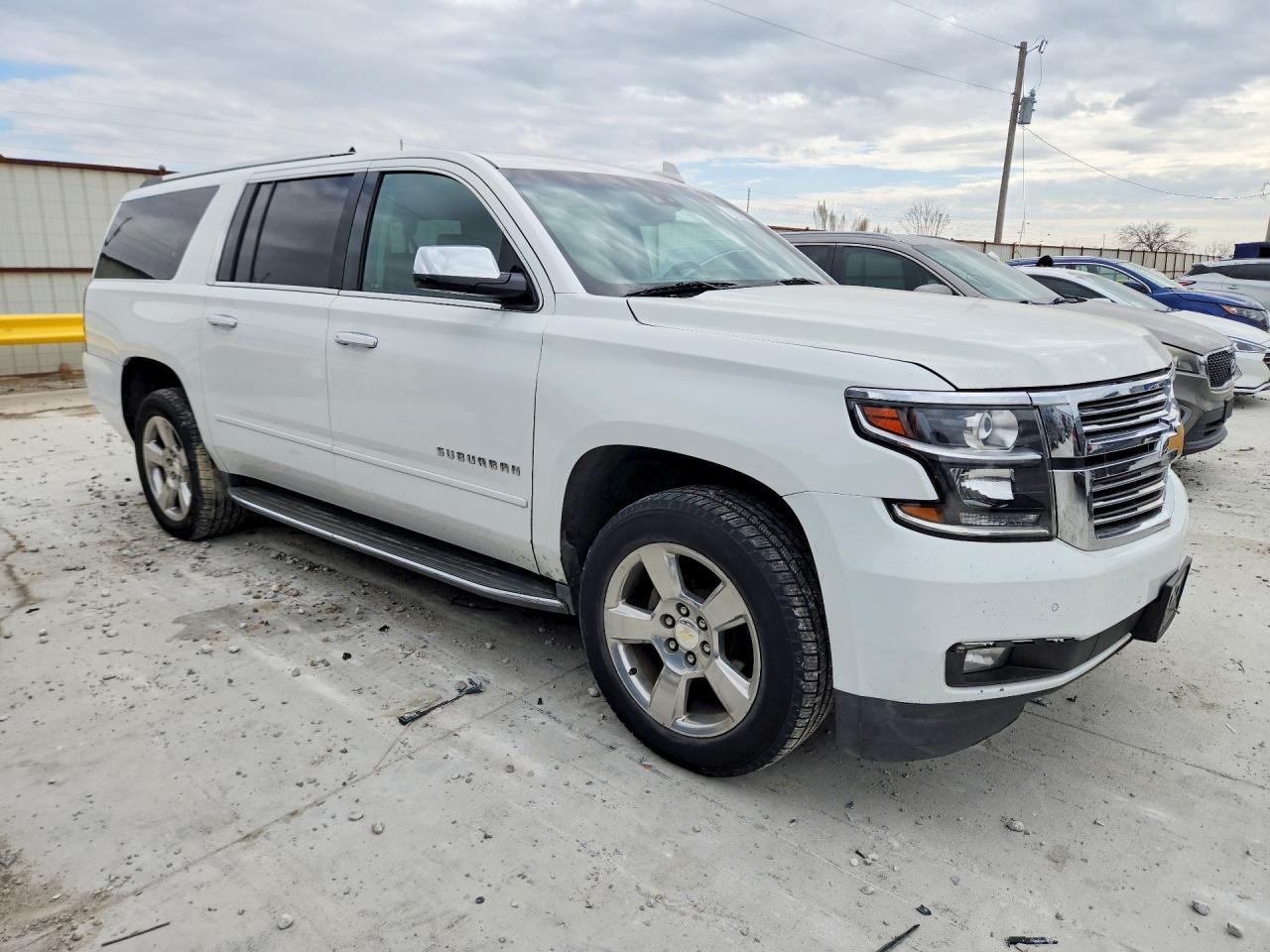 2017 Chevrolet Suburban C1500 Premier - zdjęcie 4