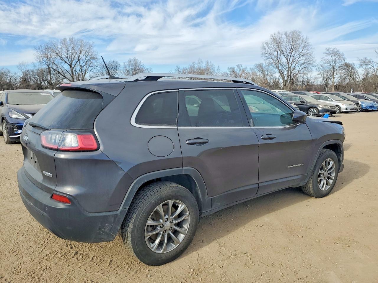 2019 Jeep Cherokee Latitude Plus - zdjęcie 3