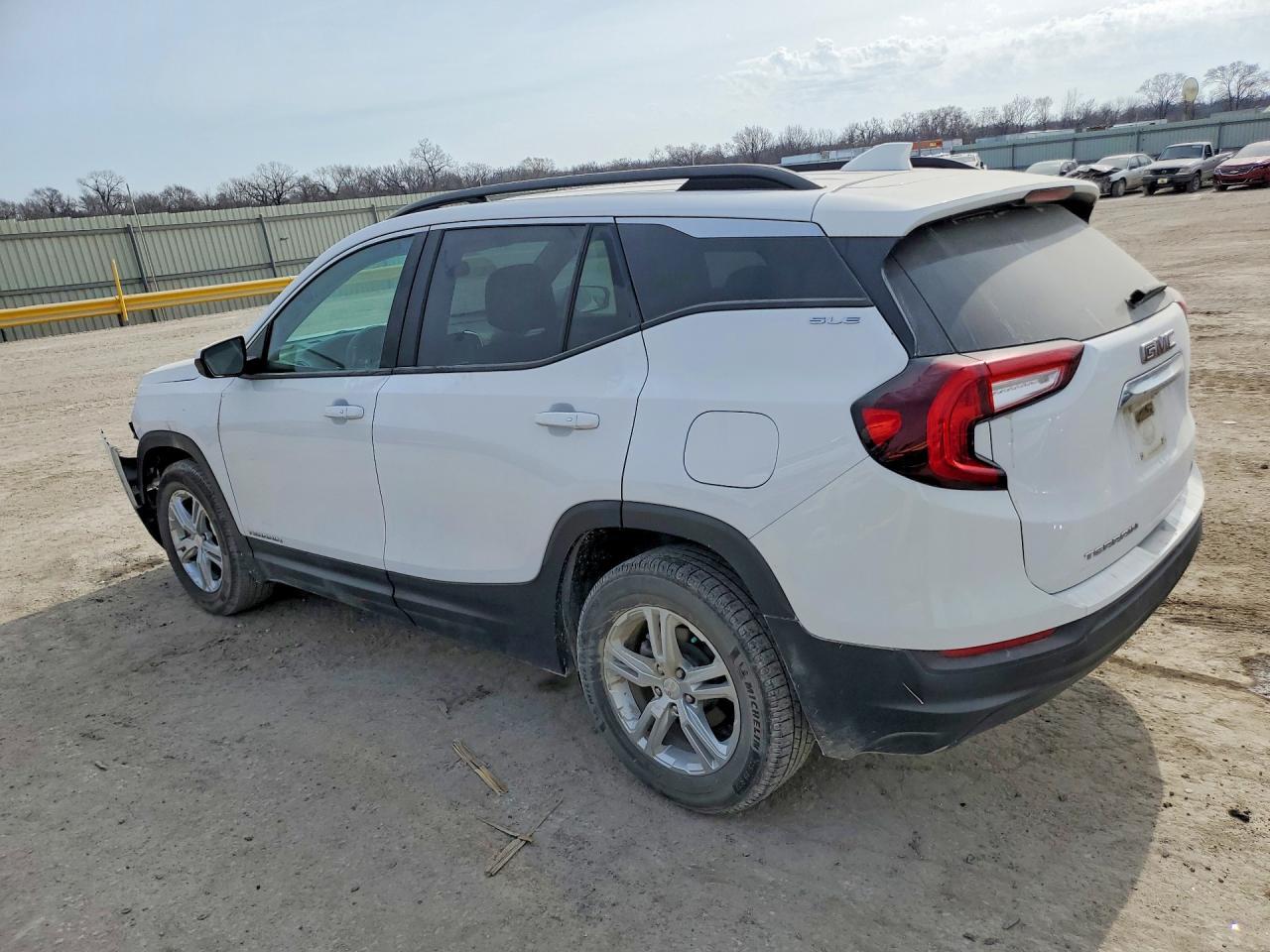 2022 GMC Terrain Sle - zdjęcie 2