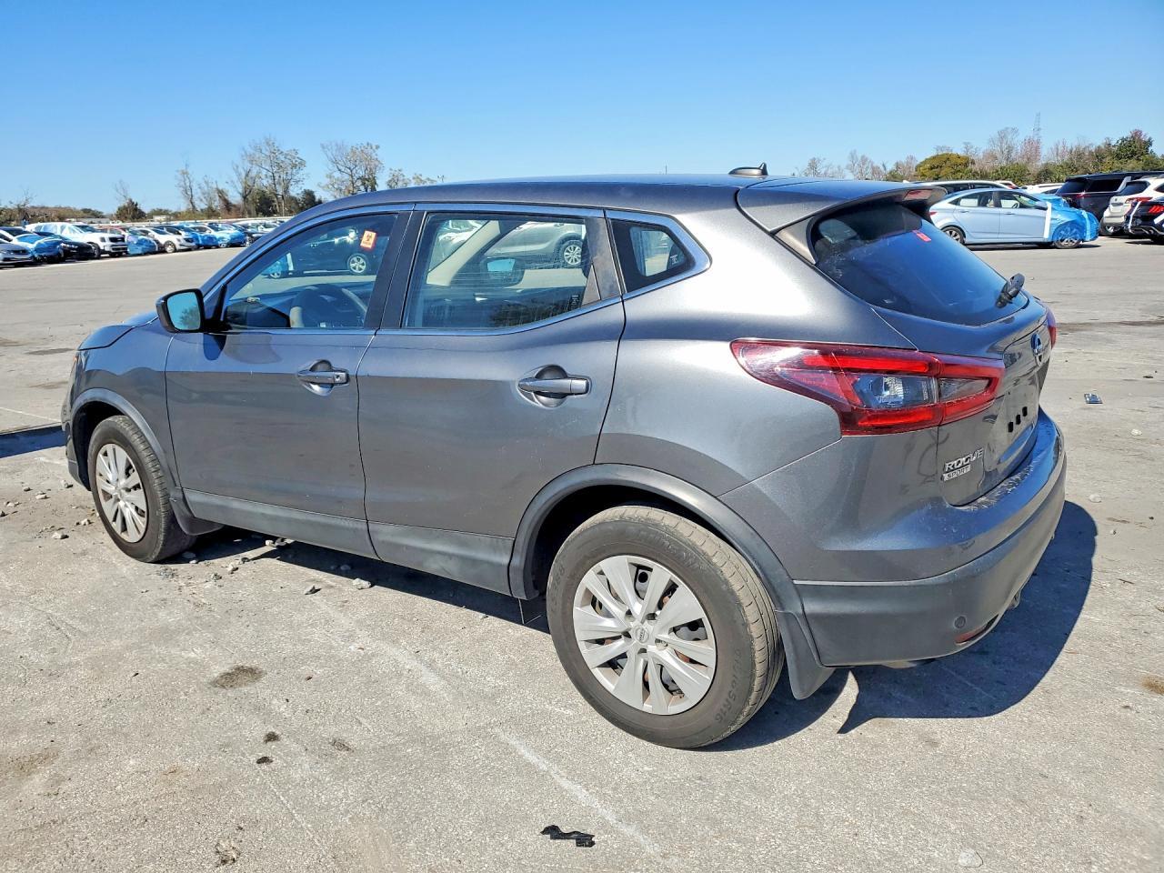 2020 Nissan Rogue Sport S - zdjęcie 2