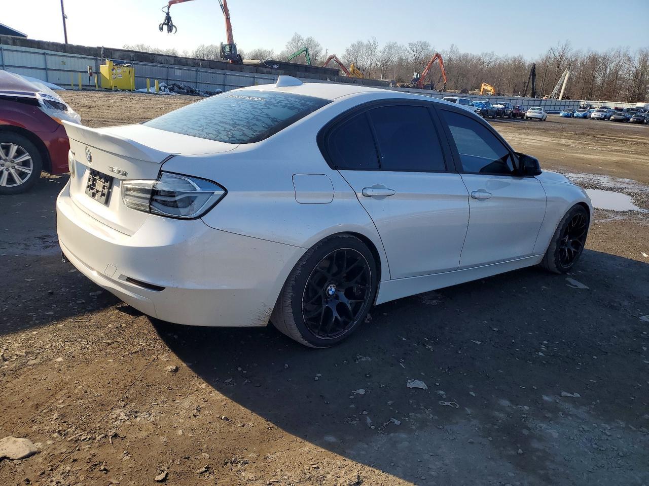 2014 BMW 320 I xDrive - zdjęcie 3