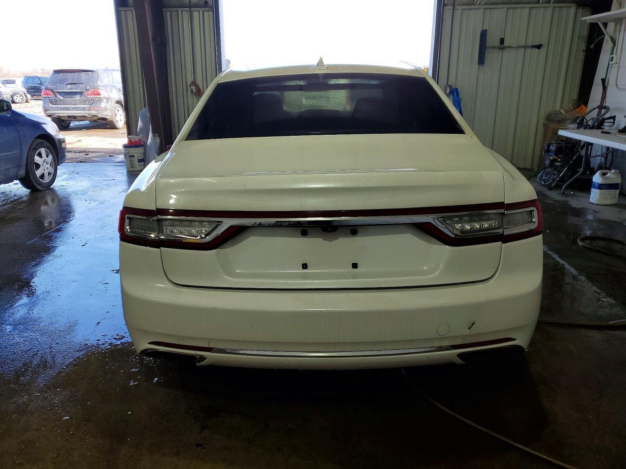 2018 Lincoln Continental - zdjęcie 6