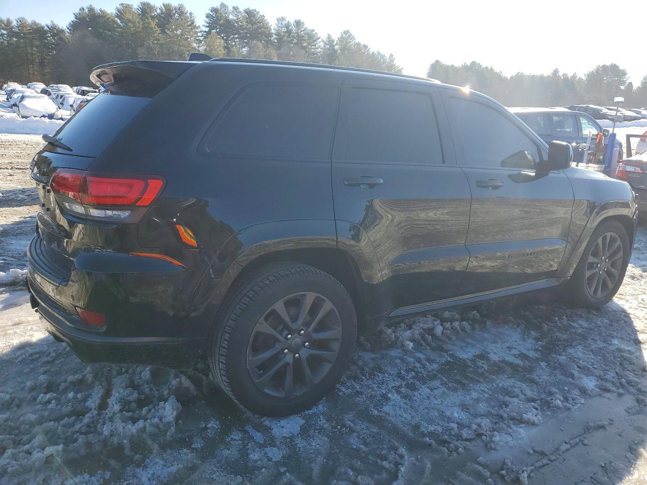 2019 Jeep Grand Cherokee Overland - zdjęcie 3