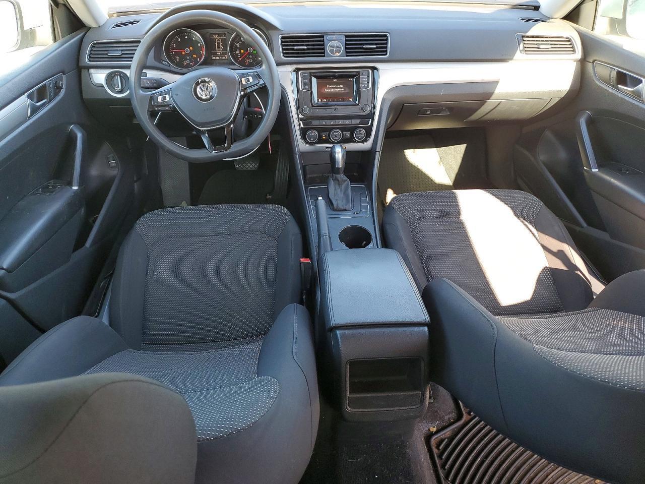 2016 Volkswagen Passat S - zdjęcie 8