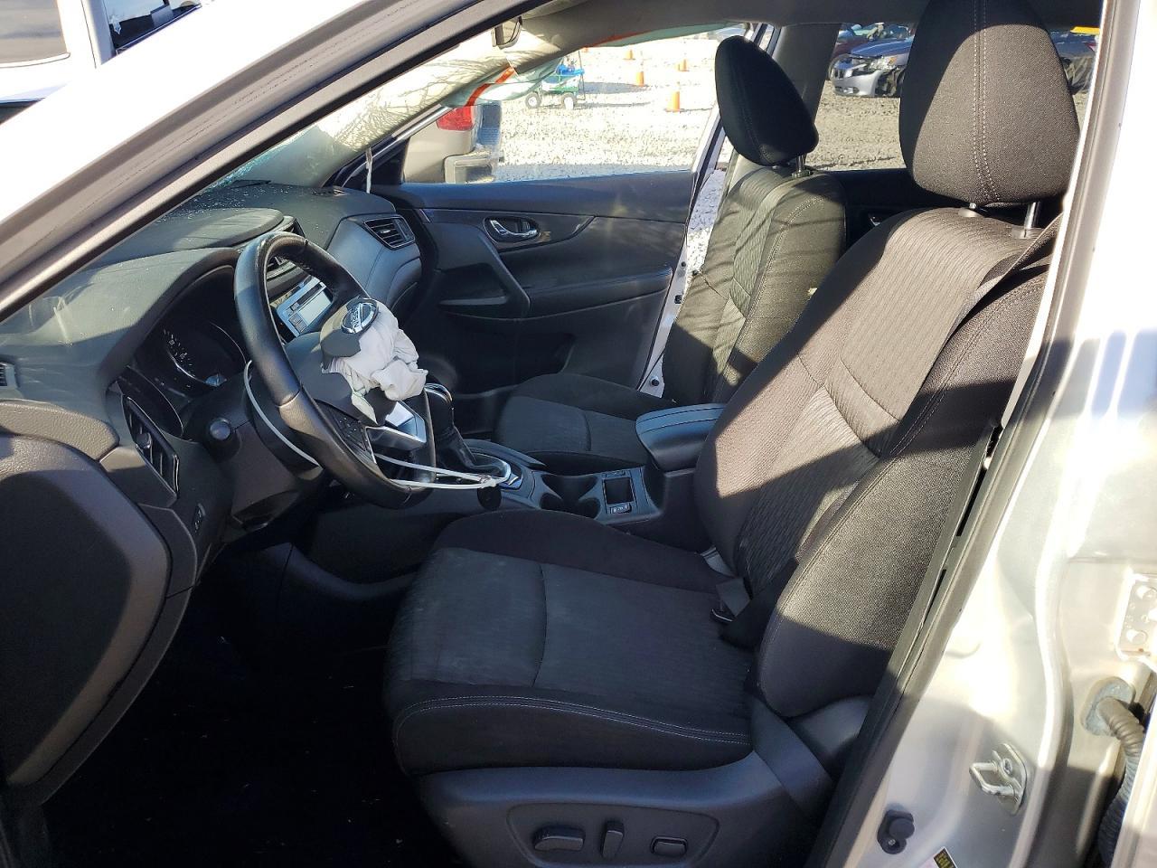 2020 Nissan Rogue Sv - zdjęcie 7