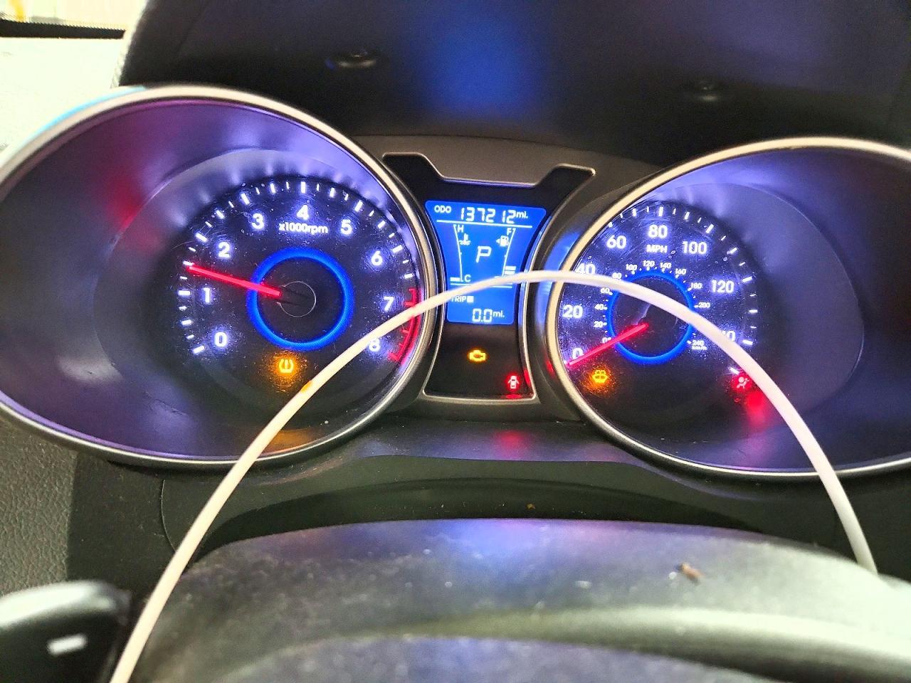 2016 Hyundai Veloster Base - zdjęcie 9