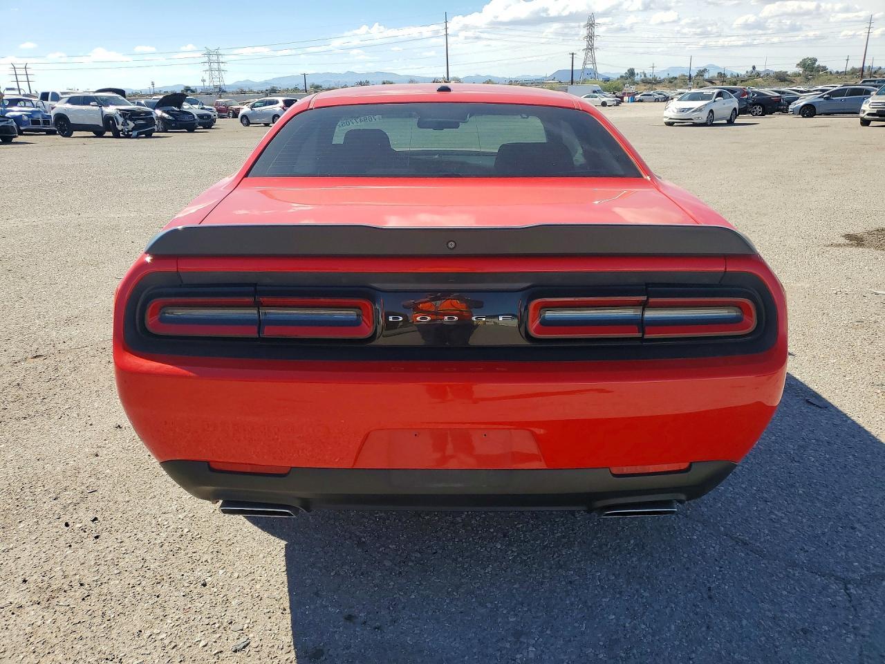 2016 Dodge Challenger R/T - zdjęcie 6