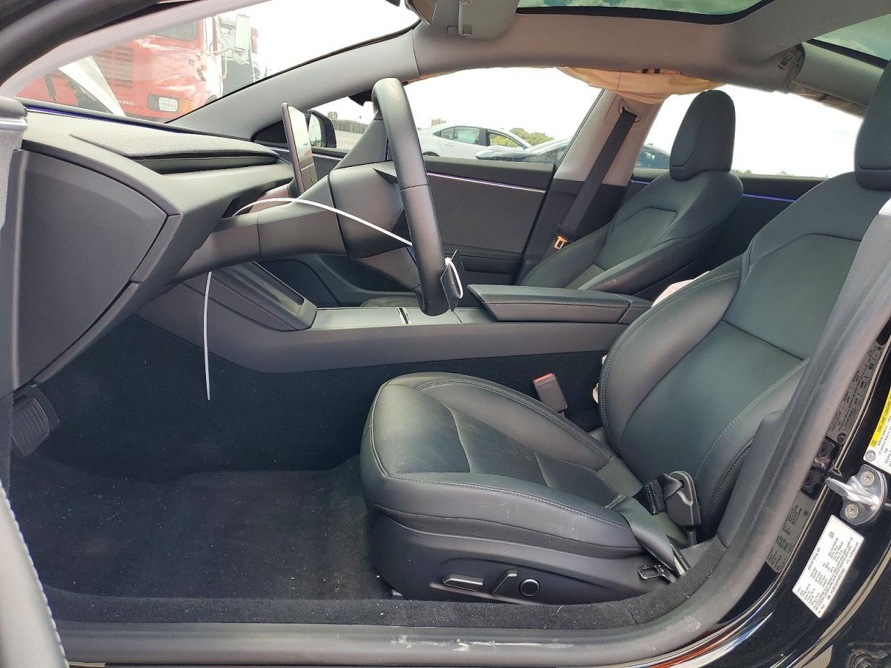 2024 Tesla Model 3 - zdjęcie 7