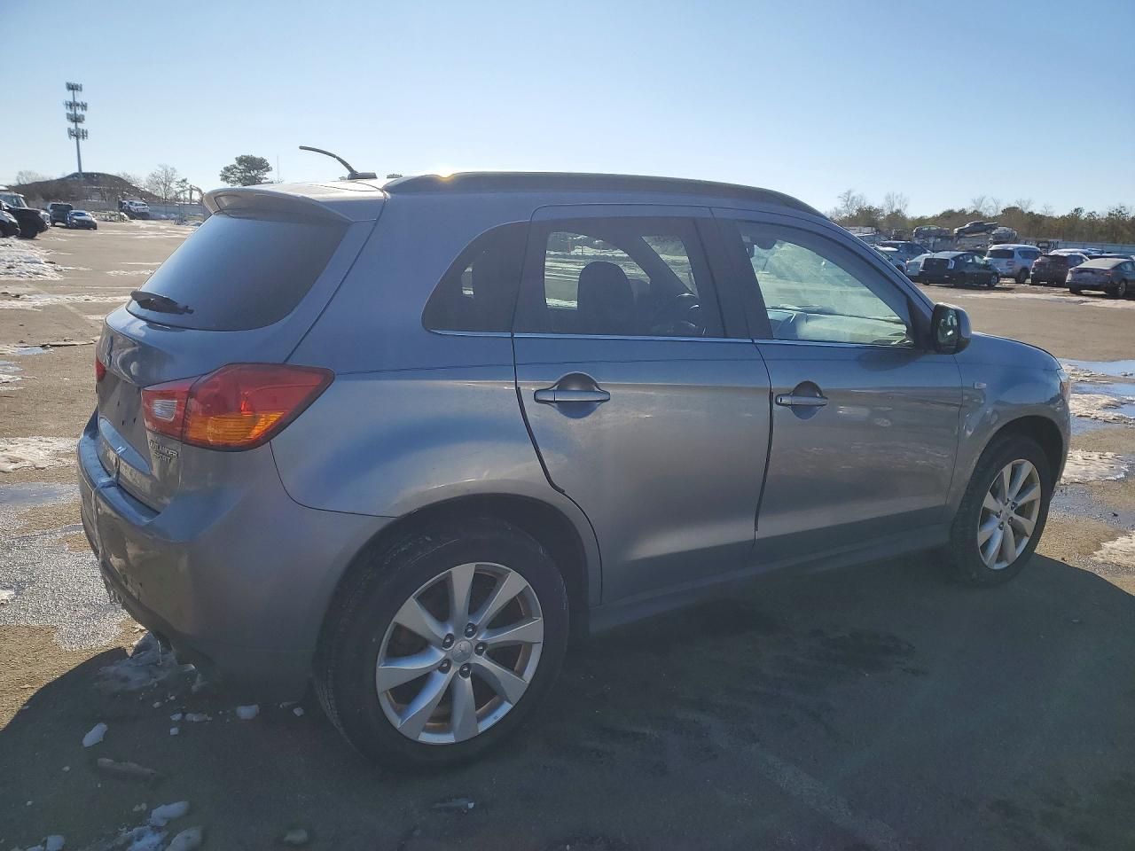2013 Mitsubishi Outlander Sport Se - zdjęcie 3