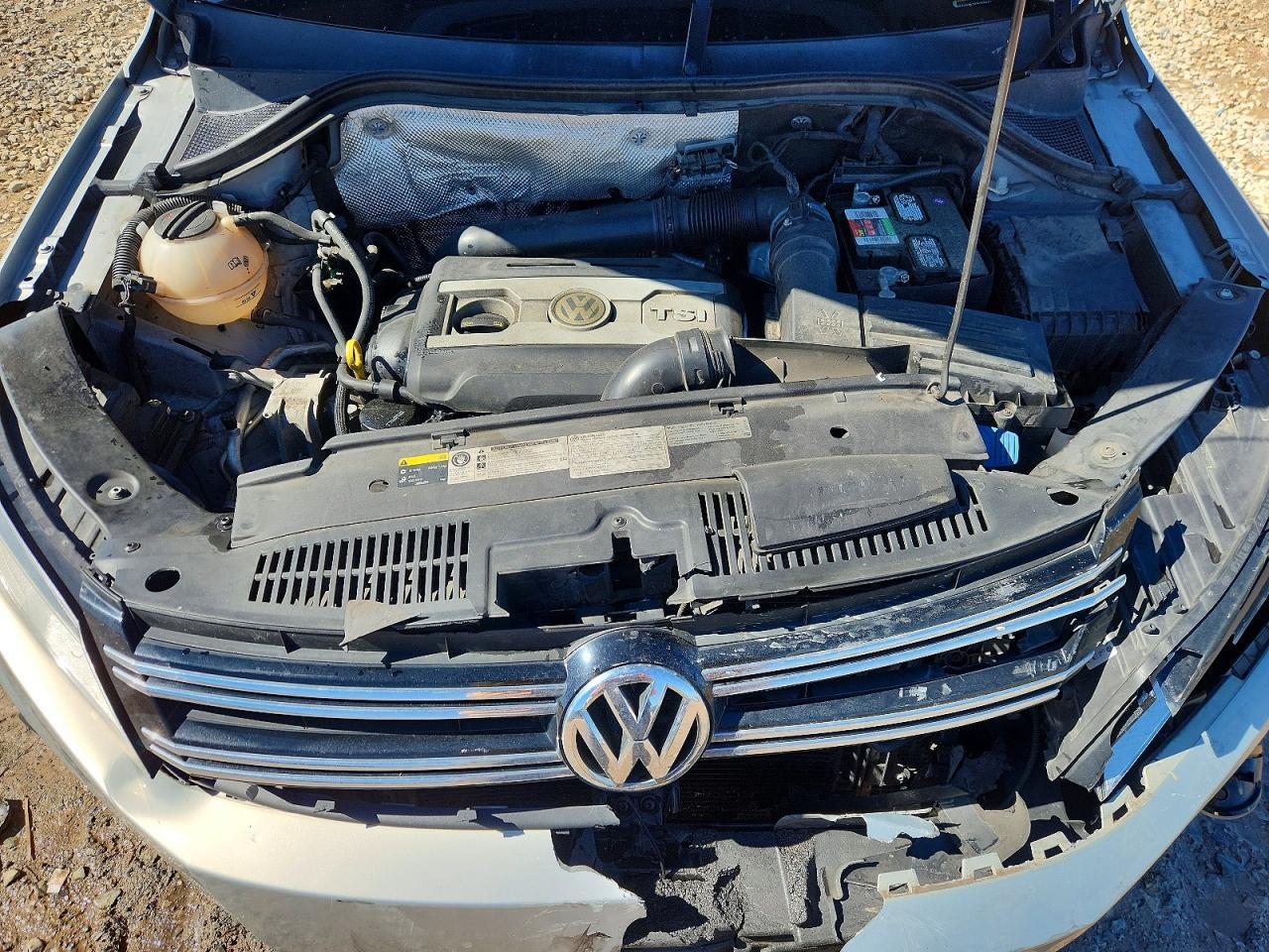 2014 Volkswagen Tiguan S - zdjęcie 12