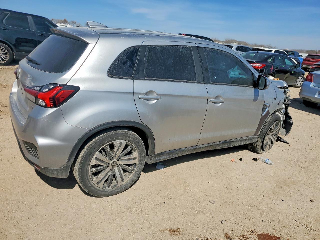 2021 Mitsubishi Outlander Sport Se - zdjęcie 3