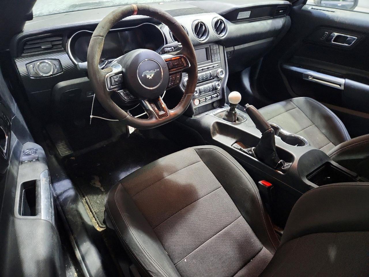 2017 Ford Mustang - zdjęcie 8