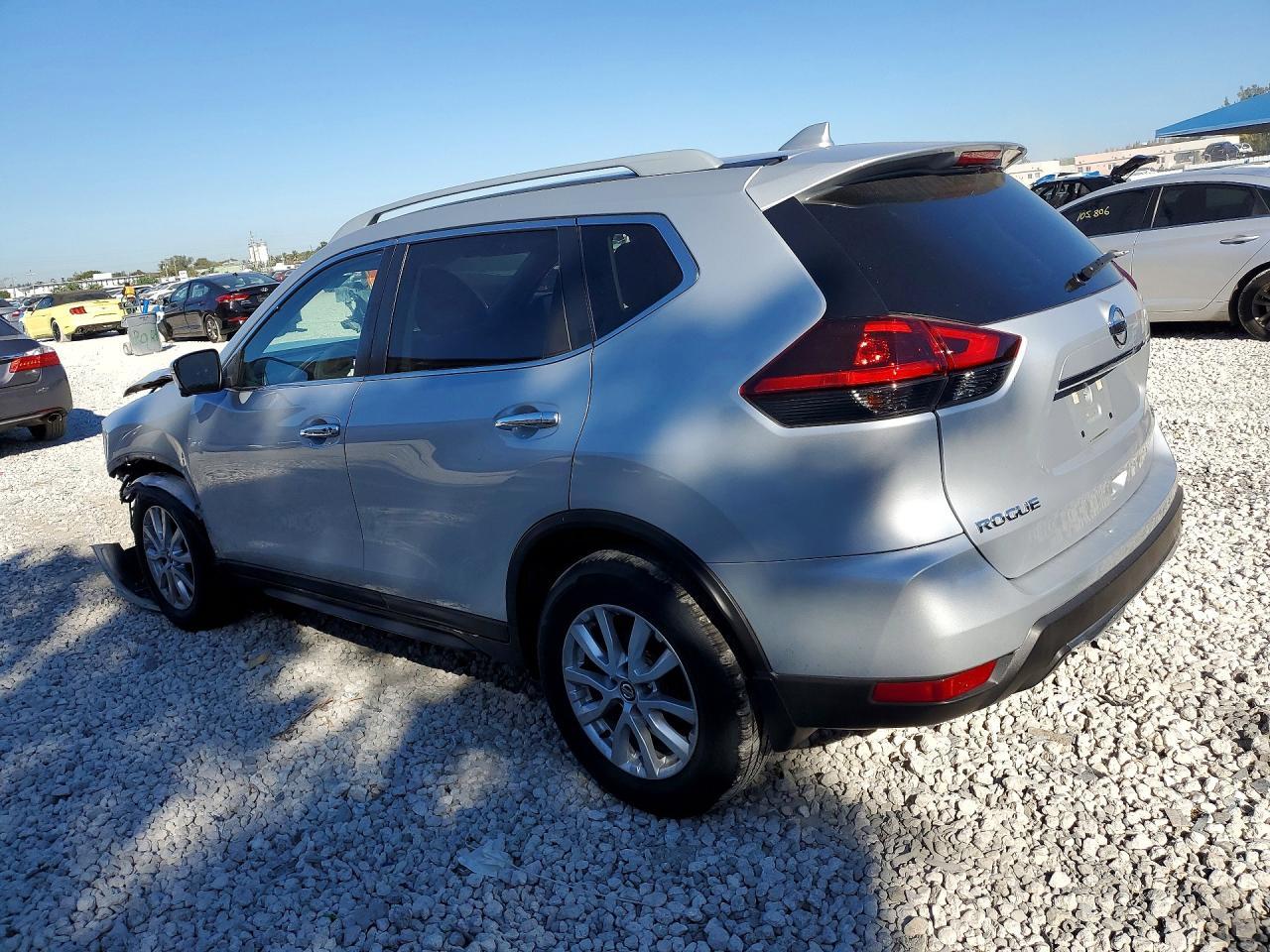 2018 Nissan Rogue Sv - zdjęcie 2