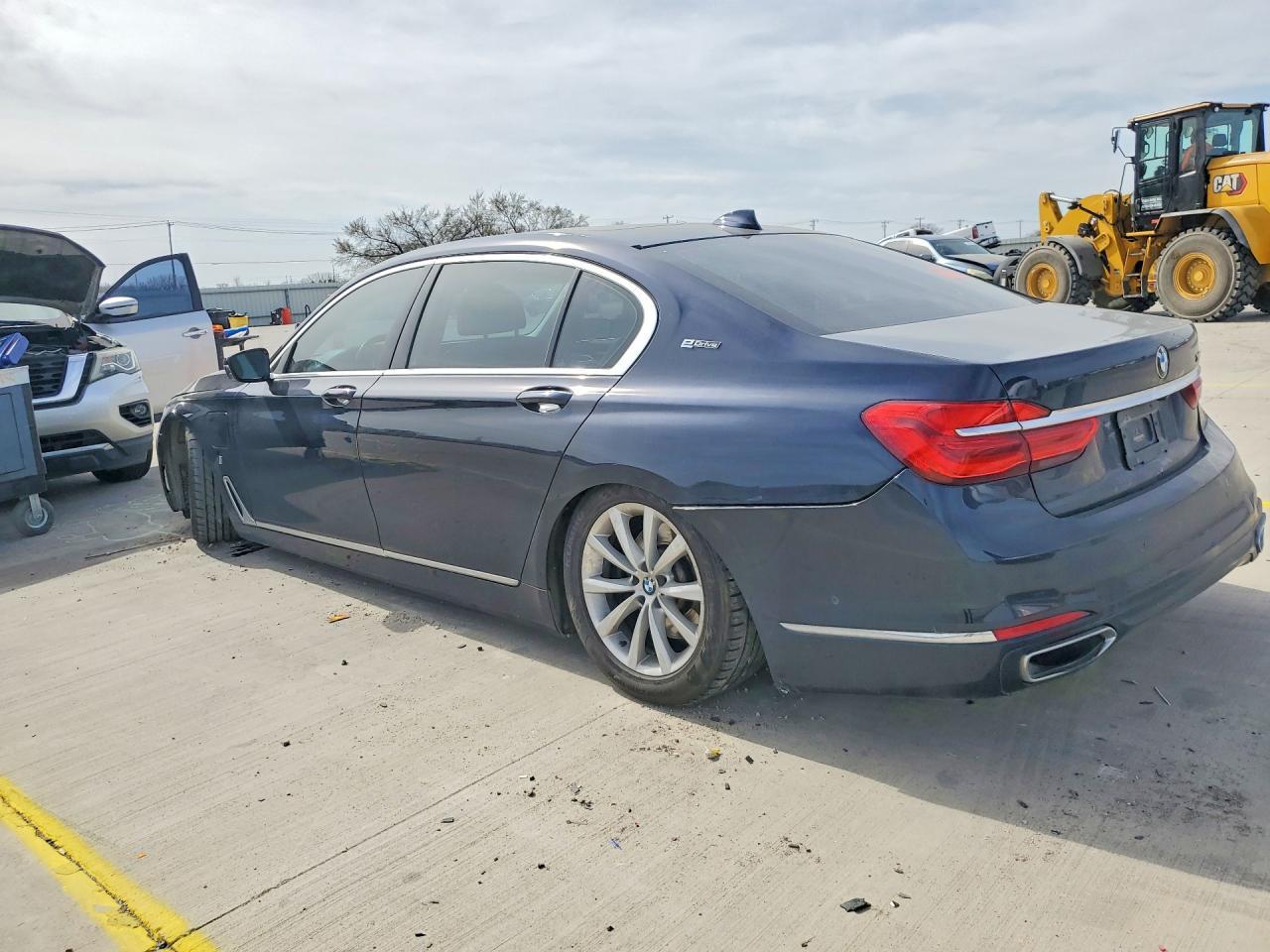 2018 BMW 740 Xe - zdjęcie 2