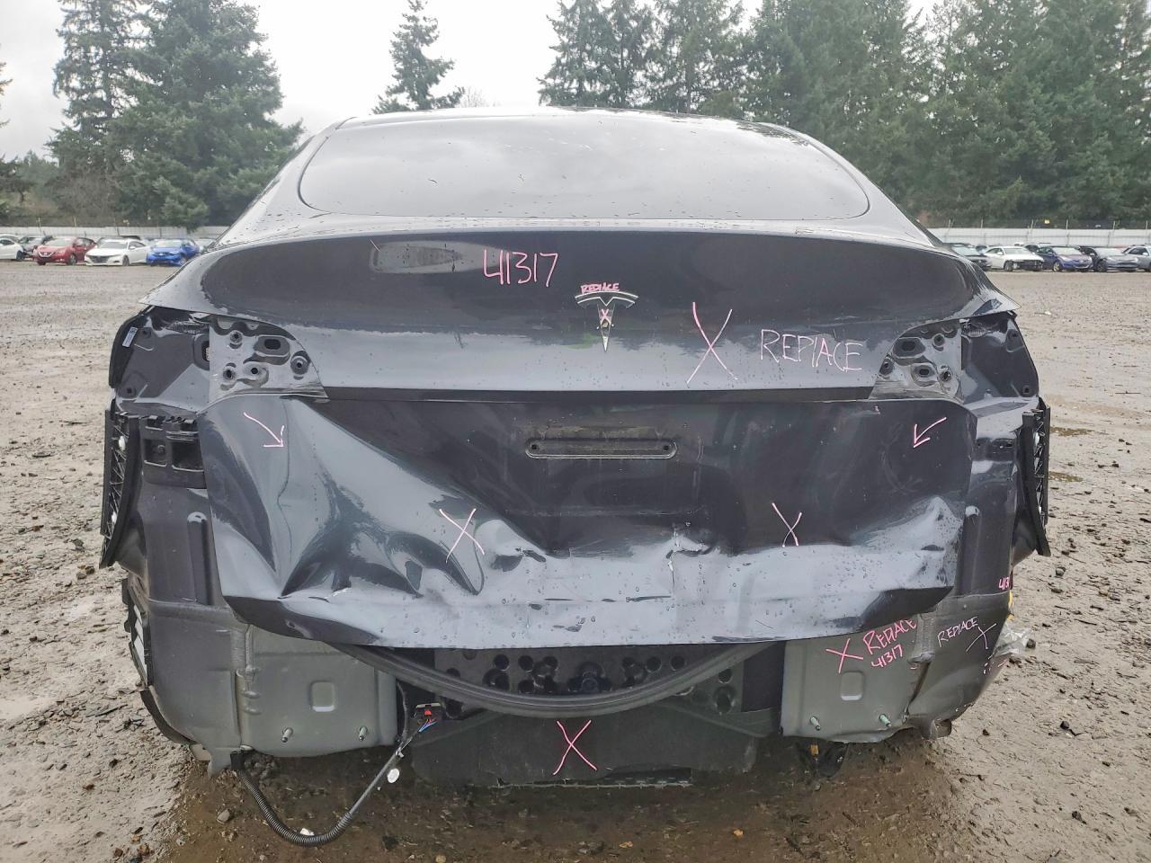 2025 Tesla Model Y - zdjęcie 6
