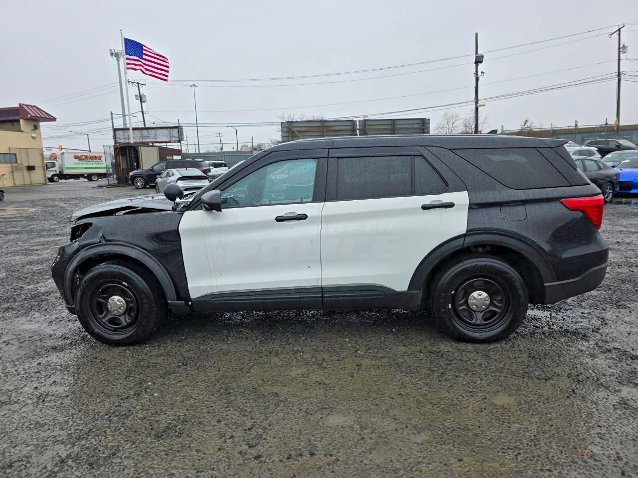 2023 Ford Explorer Police Interceptor - zdjęcie 12