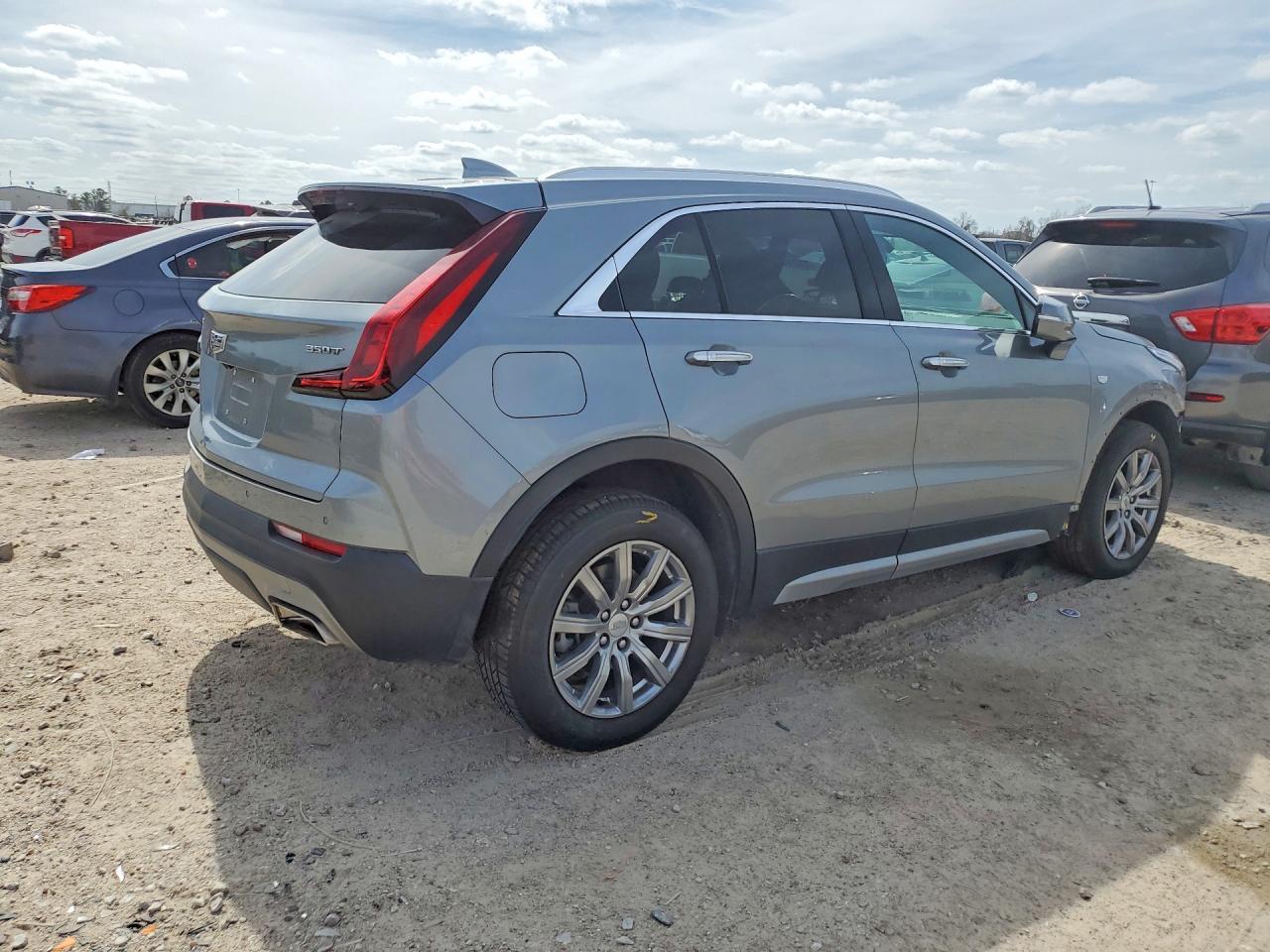 2023 Cadillac Xt4 Premium Luxury - zdjęcie 3