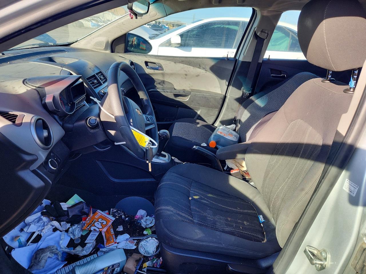 2016 Chevrolet Sonic Lt - zdjęcie 7