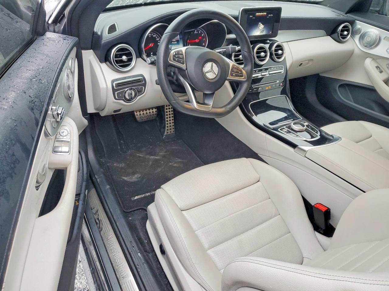 2017 Mercedes-Benz C 300 - zdjęcie 8