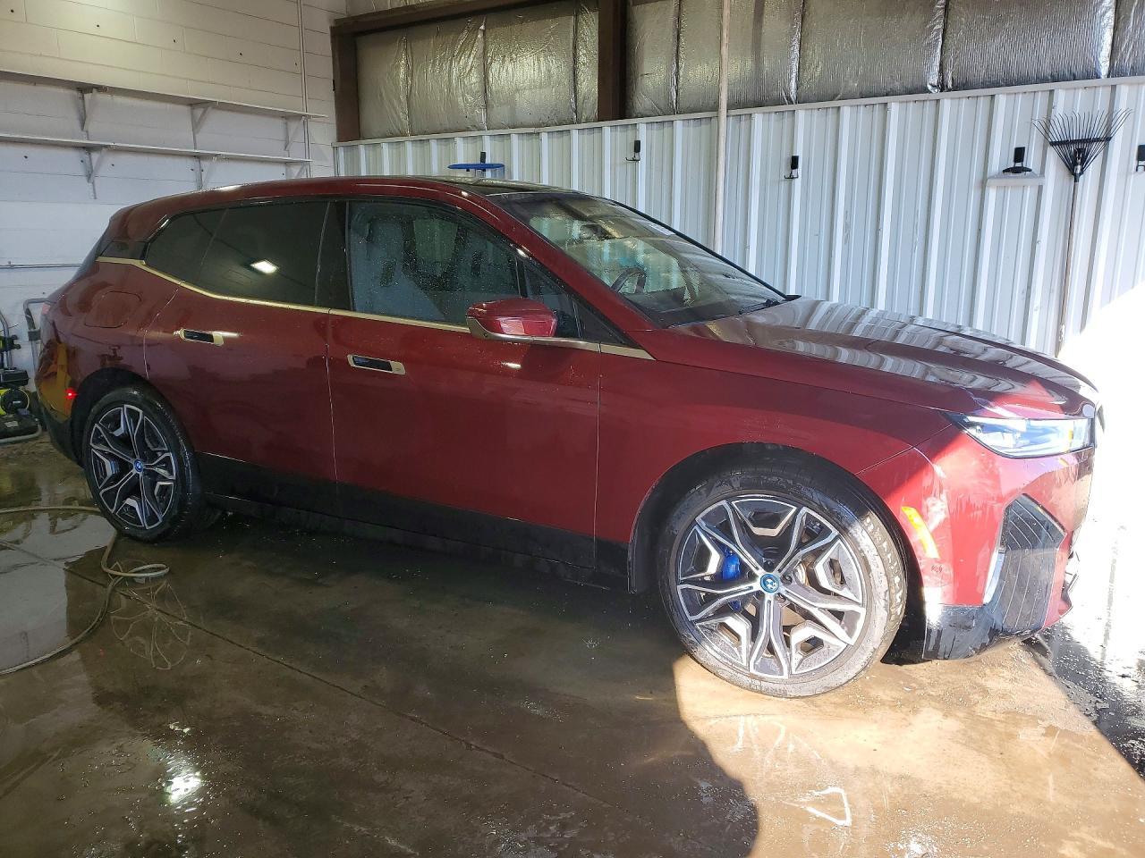 2024 BMW Ix xDrive50 - zdjęcie 4