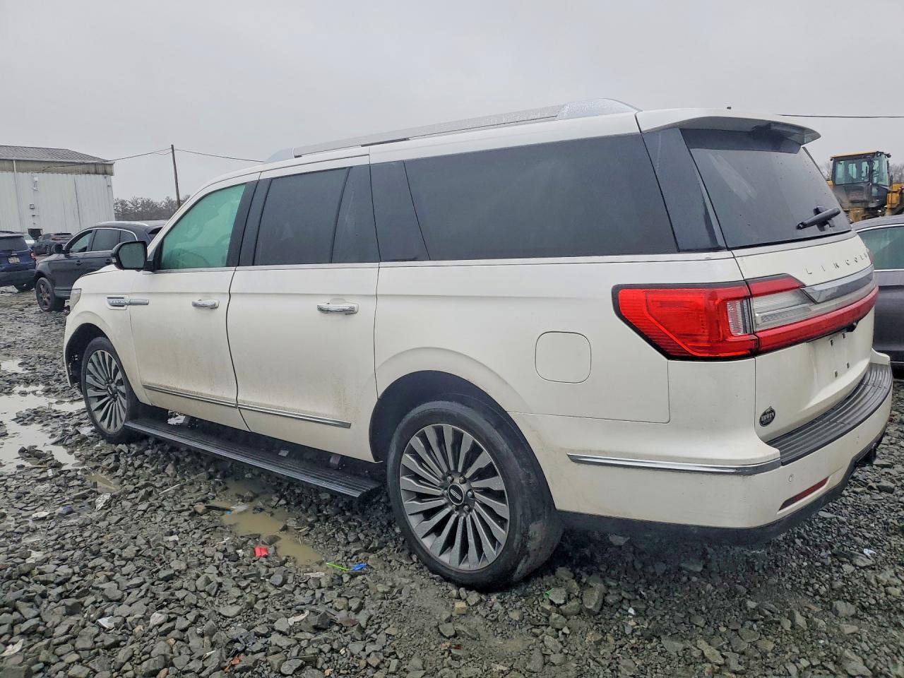 2018 Lincoln Navigator L Reserve - zdjęcie 2