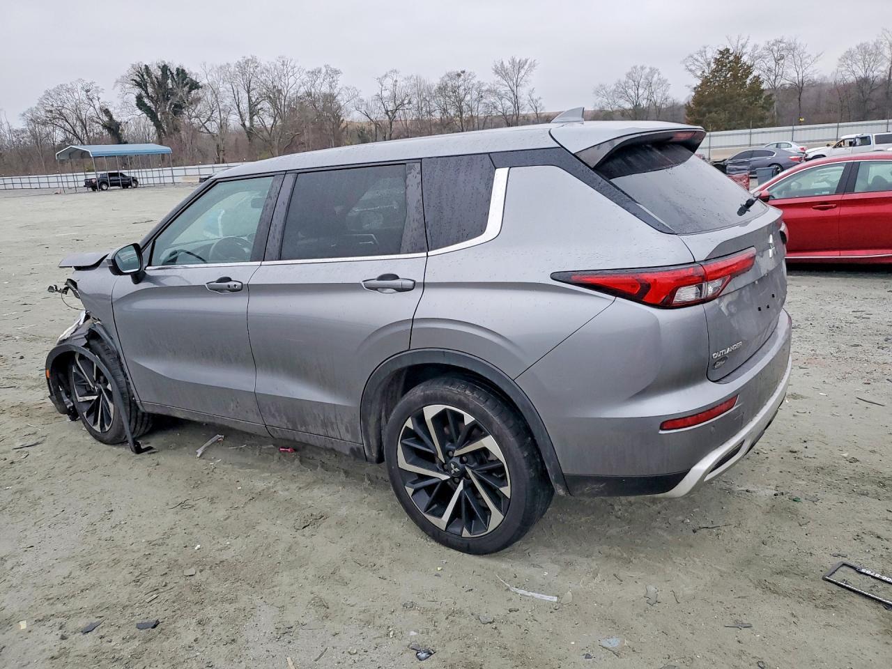 2022 Mitsubishi Outlander Se - zdjęcie 2