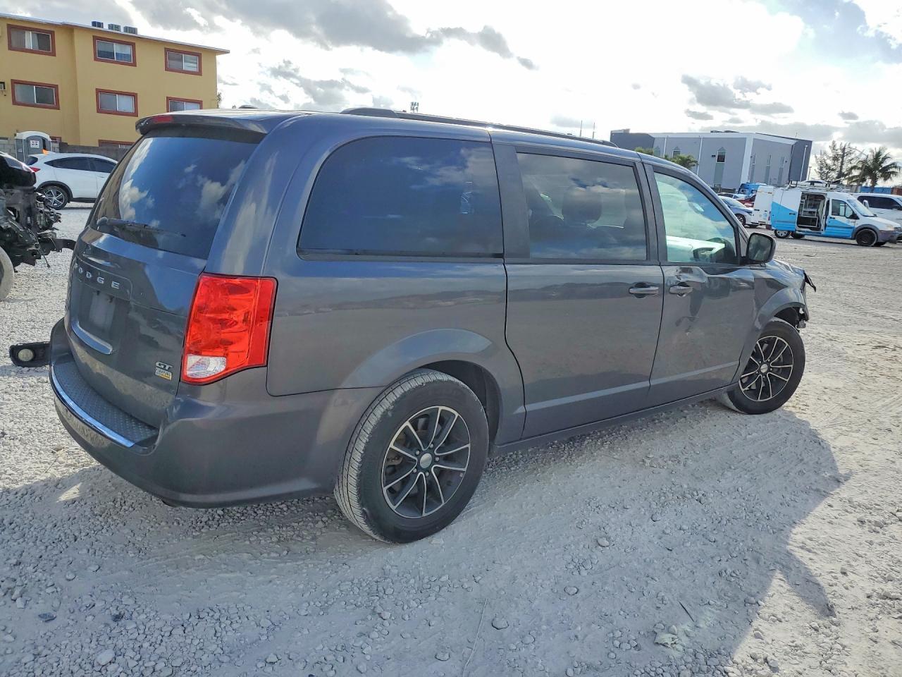 2018 Dodge Grand Caravan Gt - zdjęcie 3